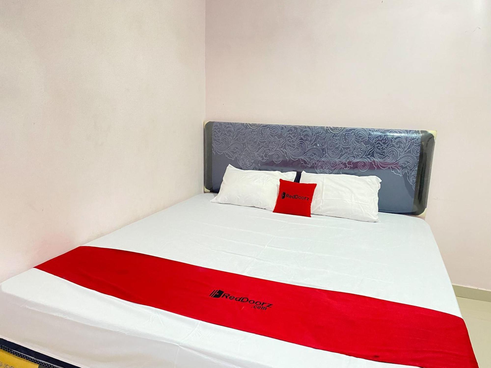 Reddoorz At Homestay Madu Makassar Exterior foto