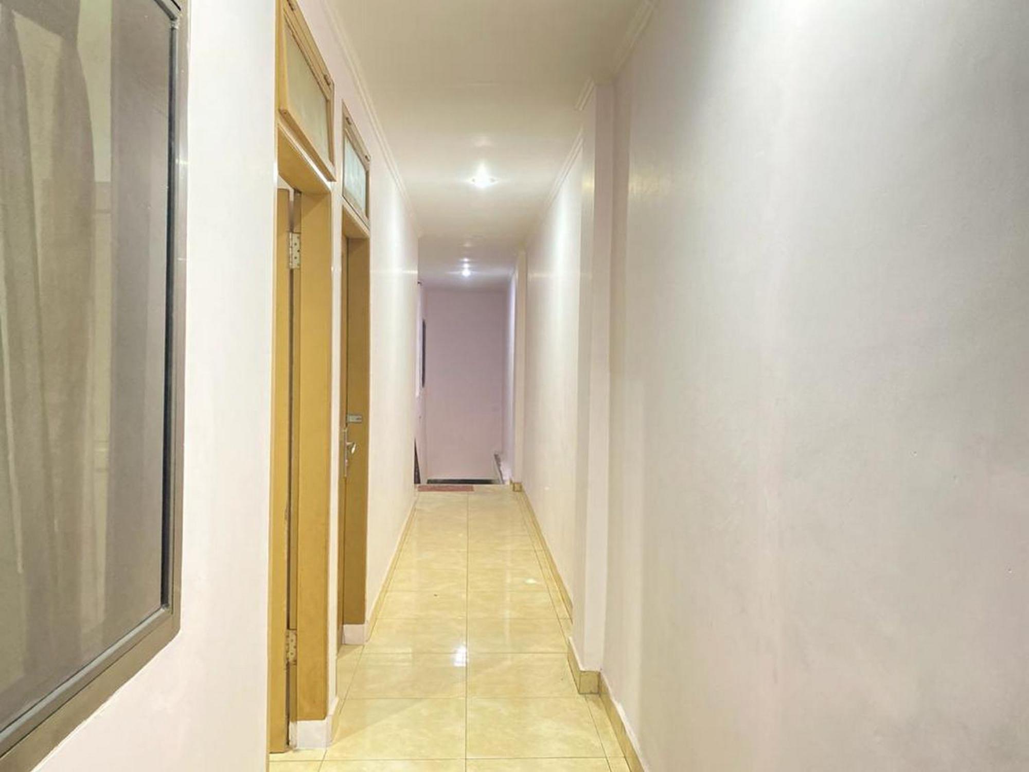 Reddoorz At Homestay Madu Makassar Exterior foto