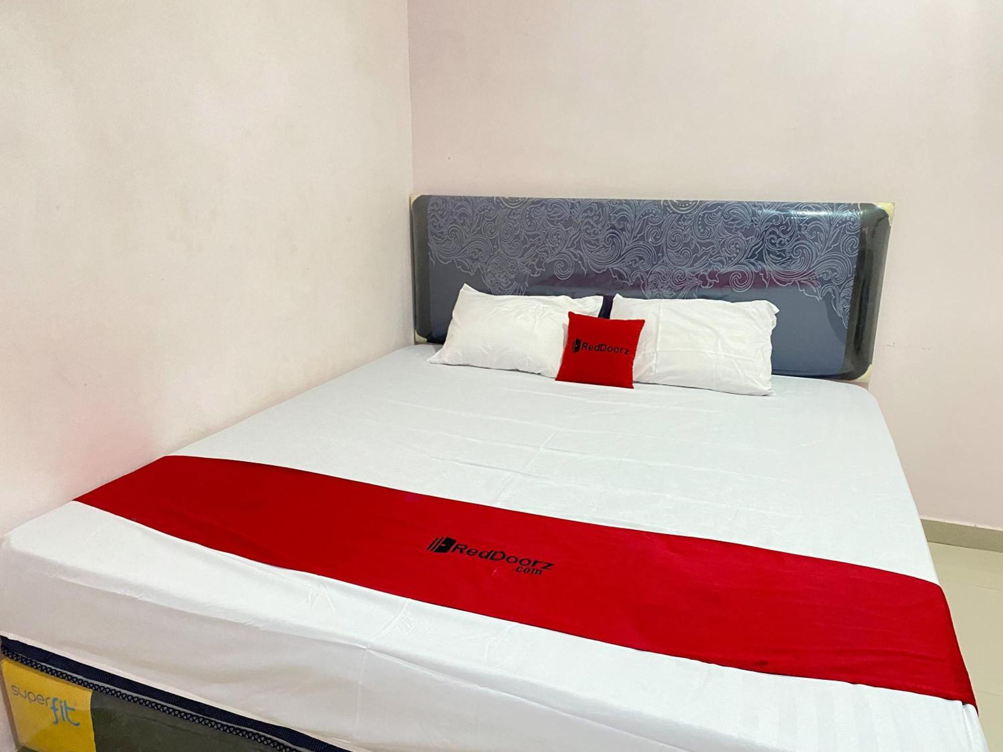 Reddoorz At Homestay Madu Makassar Exterior foto
