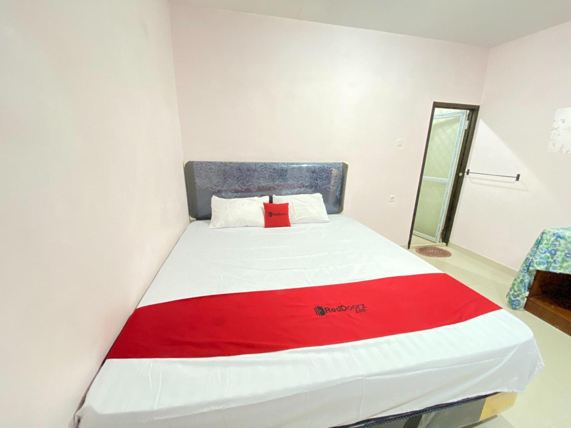 Reddoorz At Homestay Madu Makassar Exterior foto